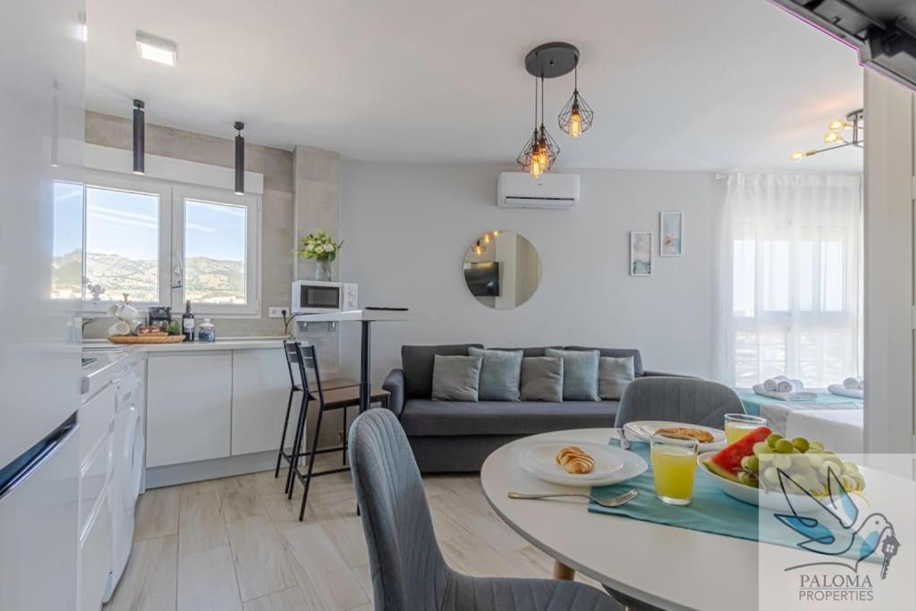 Wonderful Studio Apartment On The Beachfront Benalmádena Exterior foto