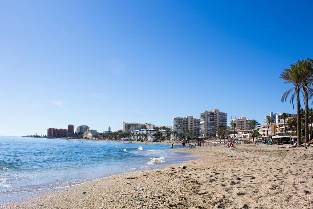 Wonderful Studio Apartment On The Beachfront Benalmádena Exterior foto