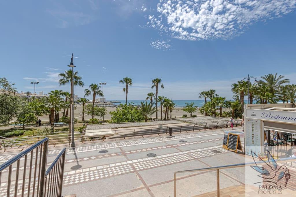 Wonderful Studio Apartment On The Beachfront Benalmádena Exterior foto